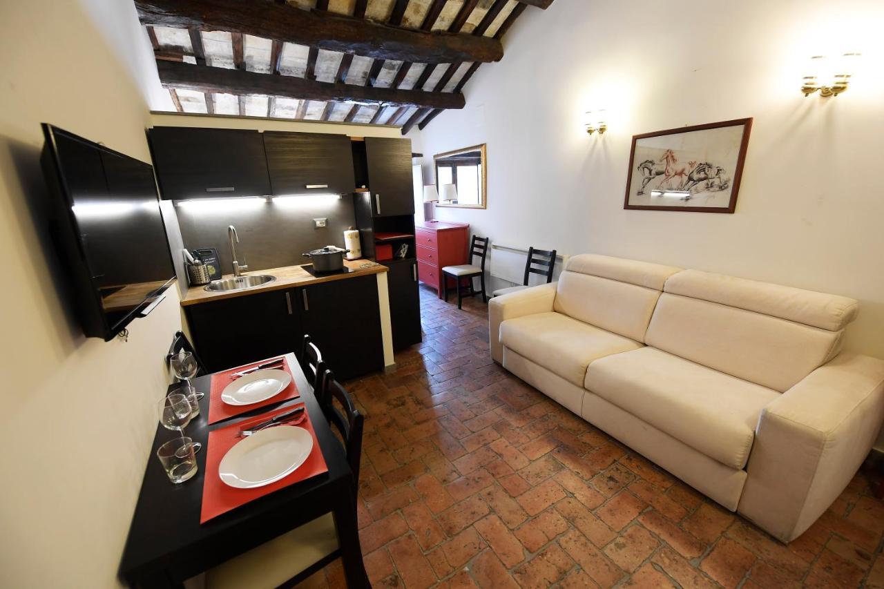 Grotte - Campo De' Fiori Apartment Rome Bagian luar foto